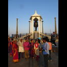 Die Statue von Mahatma Gandhi auf der Strandpromenade ist ein beliebter Fotohintergrund